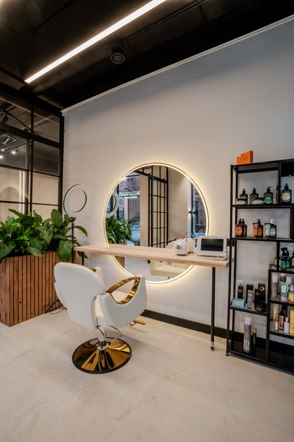 Wnętrze salonu PROBLOND w Łodzi